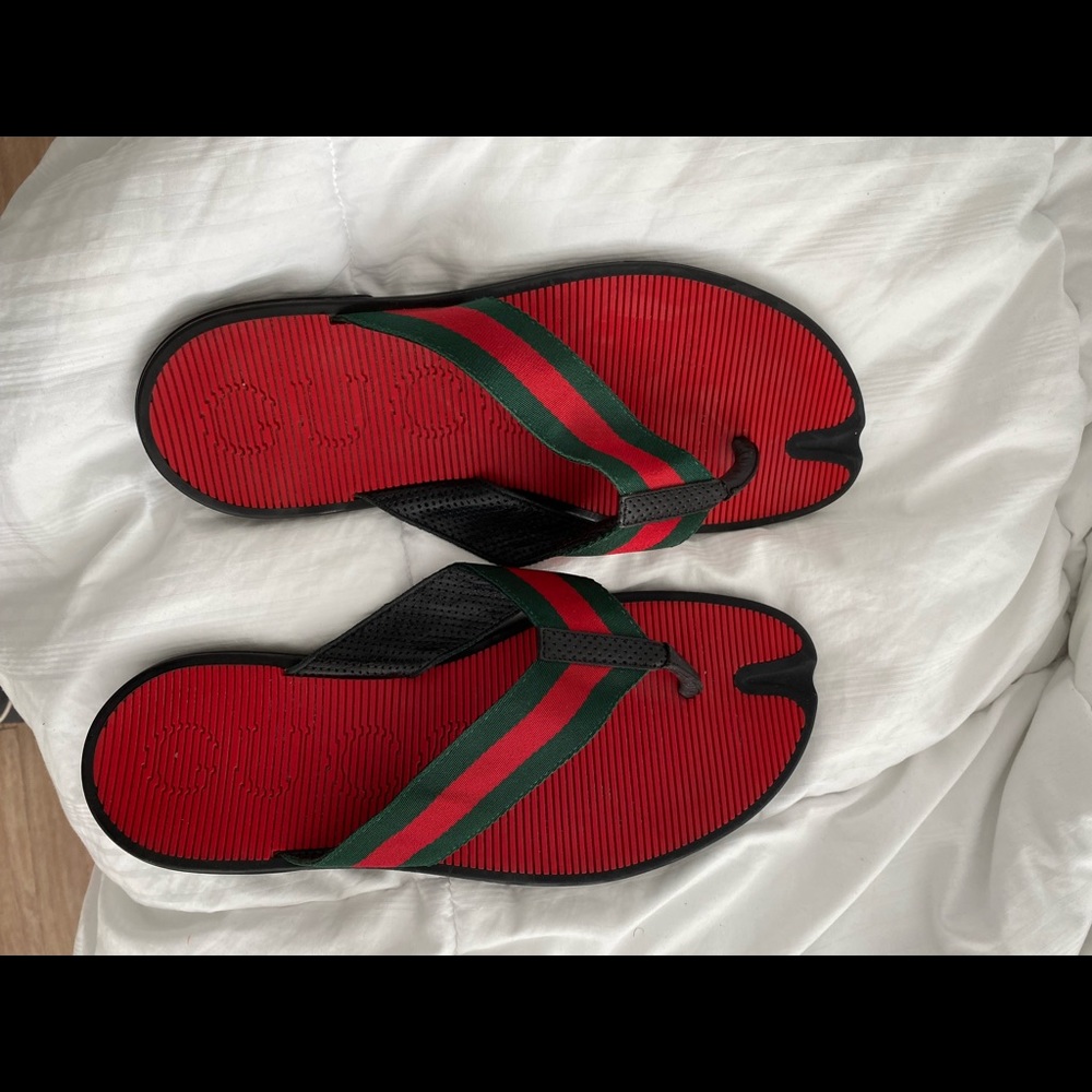 Mens. Gucci thong Sandals. Lightly worn.